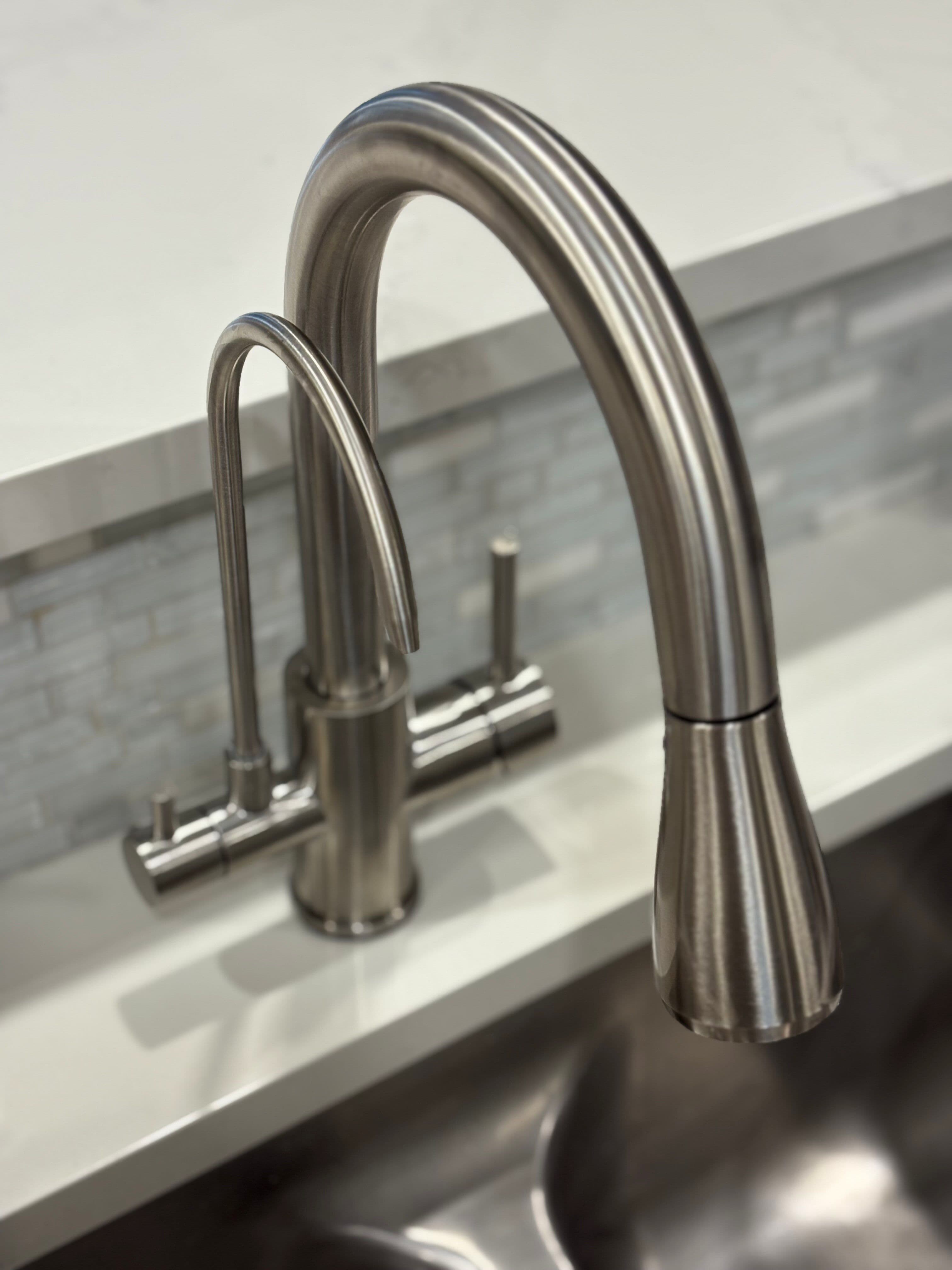 Project Stylish Kitchen Faucets for Fresh Water Convenience image