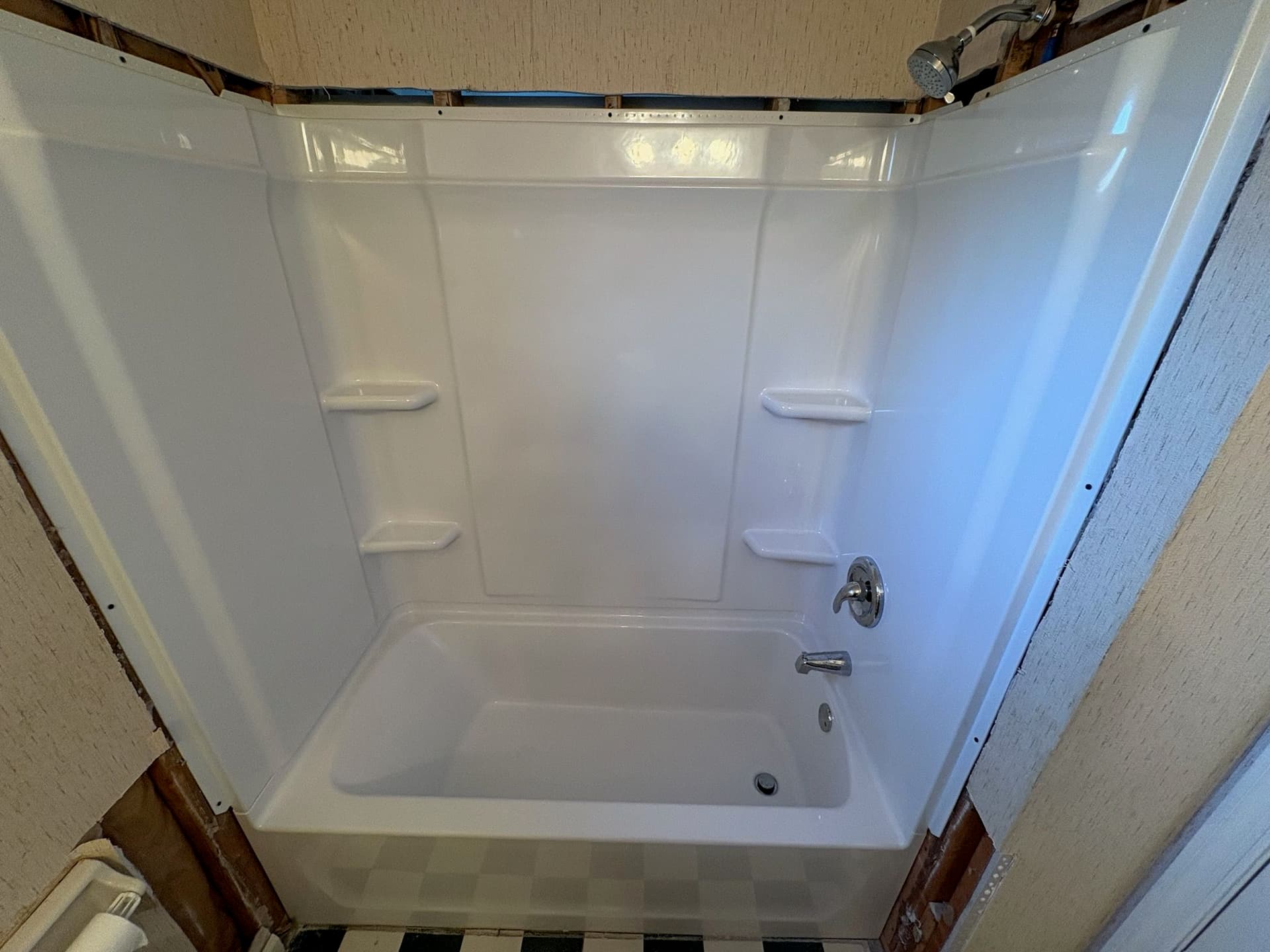 Sleek Tub Replacement Done Right